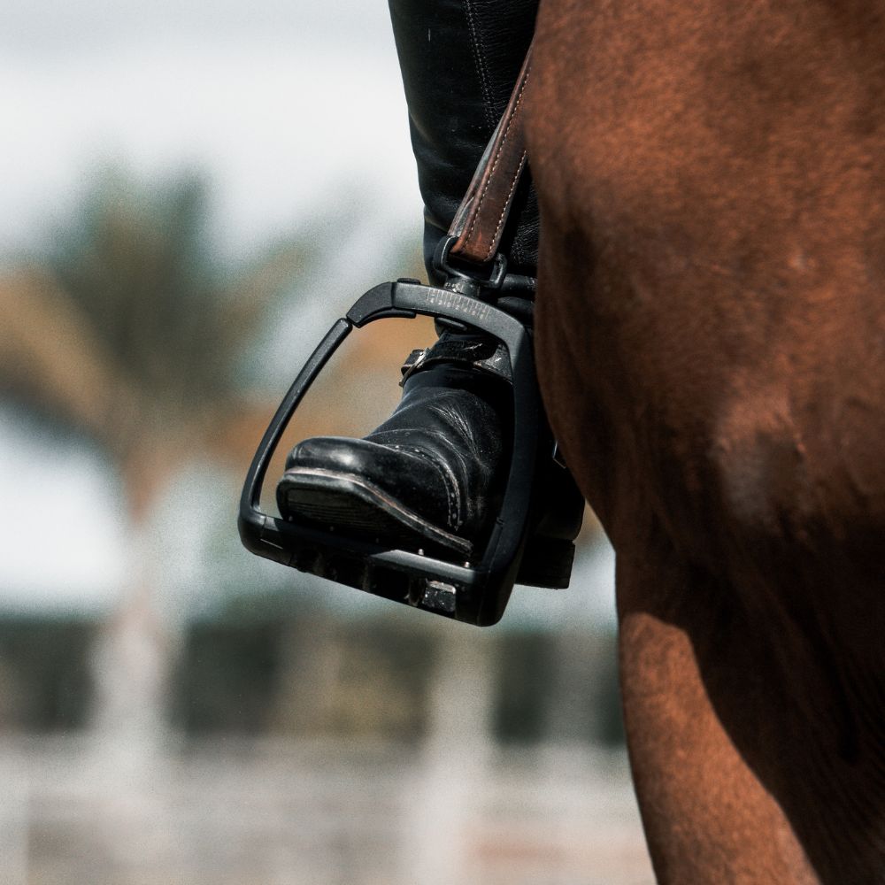 Stirrups engineered for balance, safety, and feel.